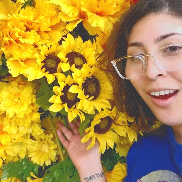 Meet your Posher, manda - Picture 1 of 1